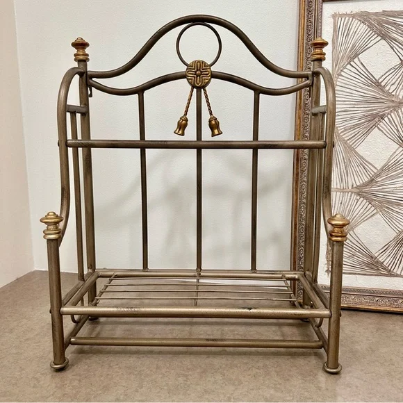 Vintage metal 2 tier wall table shelf gold brass tones tassels gorgeous like new - Picture 4 of 15